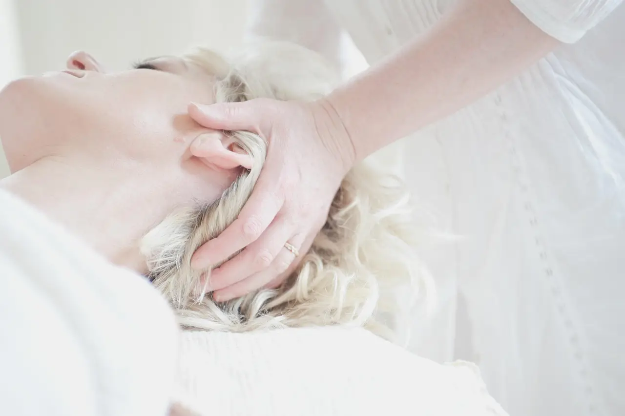 Granger connectivity and graph-theoretical analysis of scalp EEG across the preictal to ictal transition for presurgical