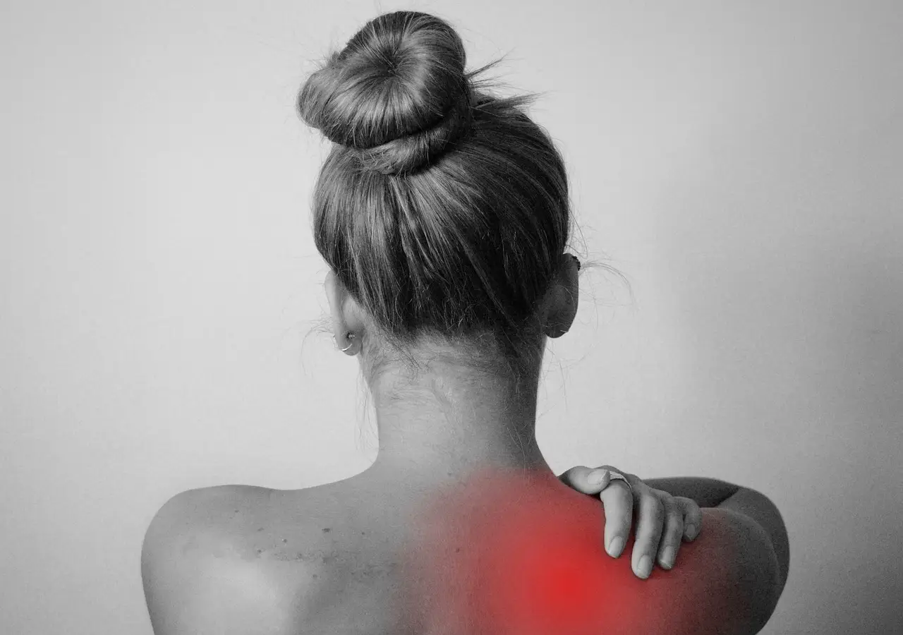 Lower Resting-State Alpha Reactivity in Chronic Widespread Pain Compared to At-Risk and Healthy Individuals